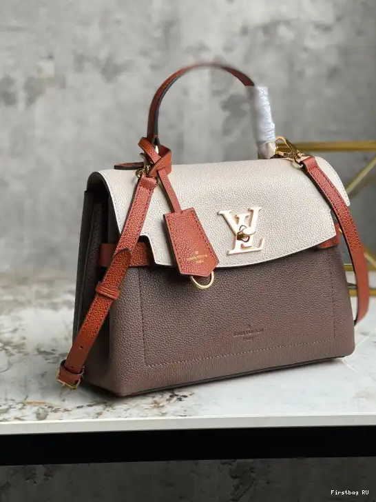 First bag ru VUITTON LOUIS BB LOCKME EVER 0524
